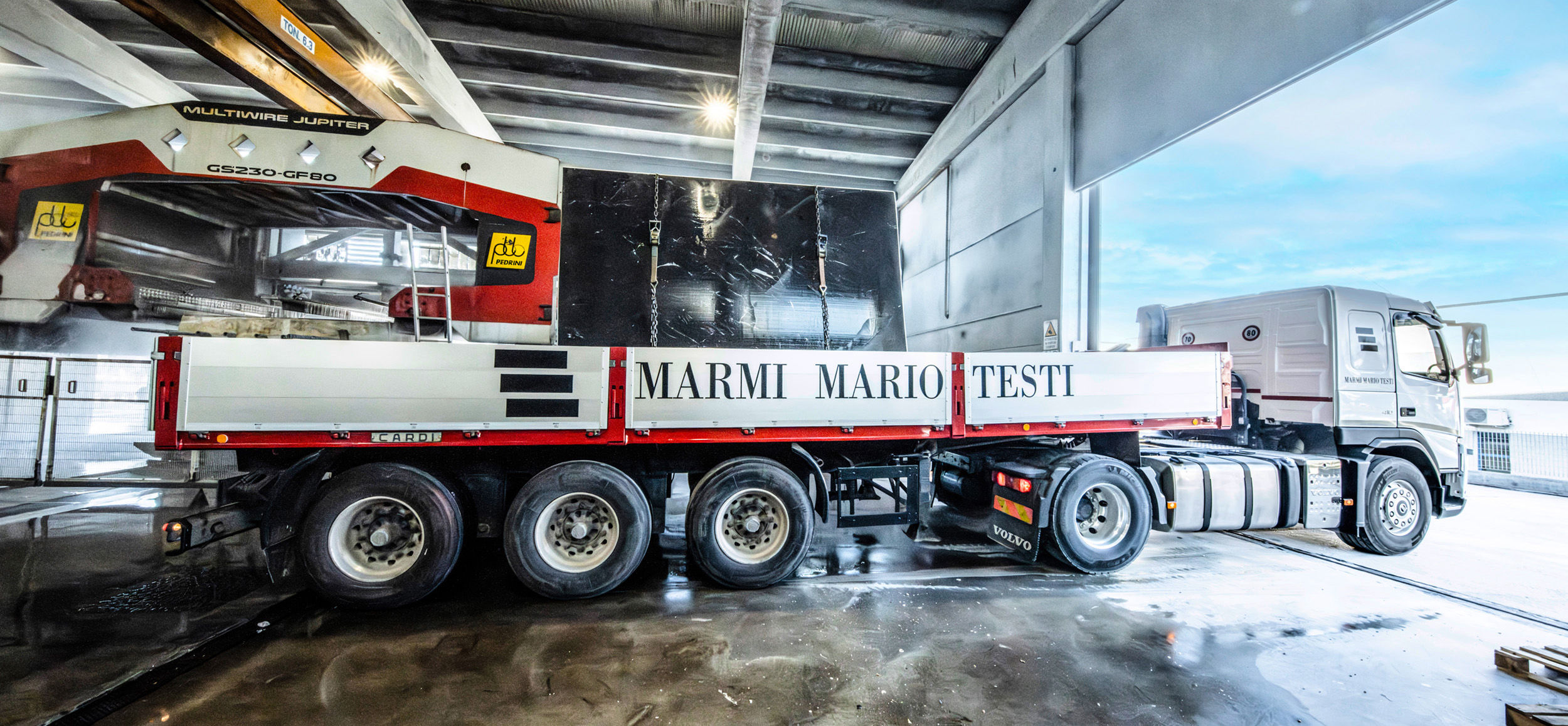 Camion per trasporto granito e quarzite