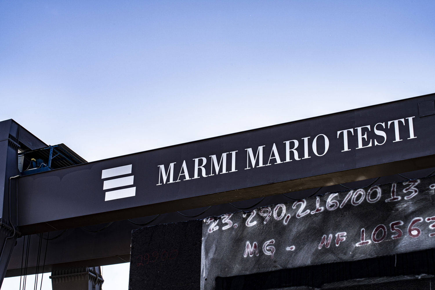 Magazzino e gru a ponte